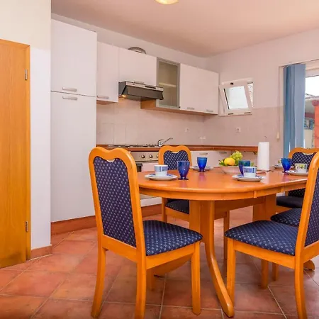 House Ante Сasa de vacaciones Grohote