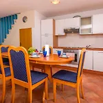 بيت للعطل House Ante
