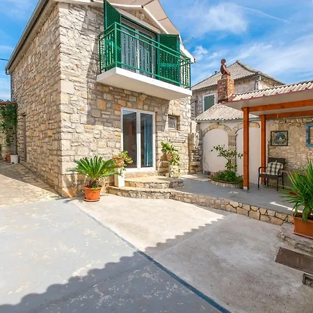 House Ante Hébergement de vacances