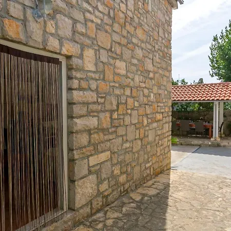 House Ante Hébergement de vacances *